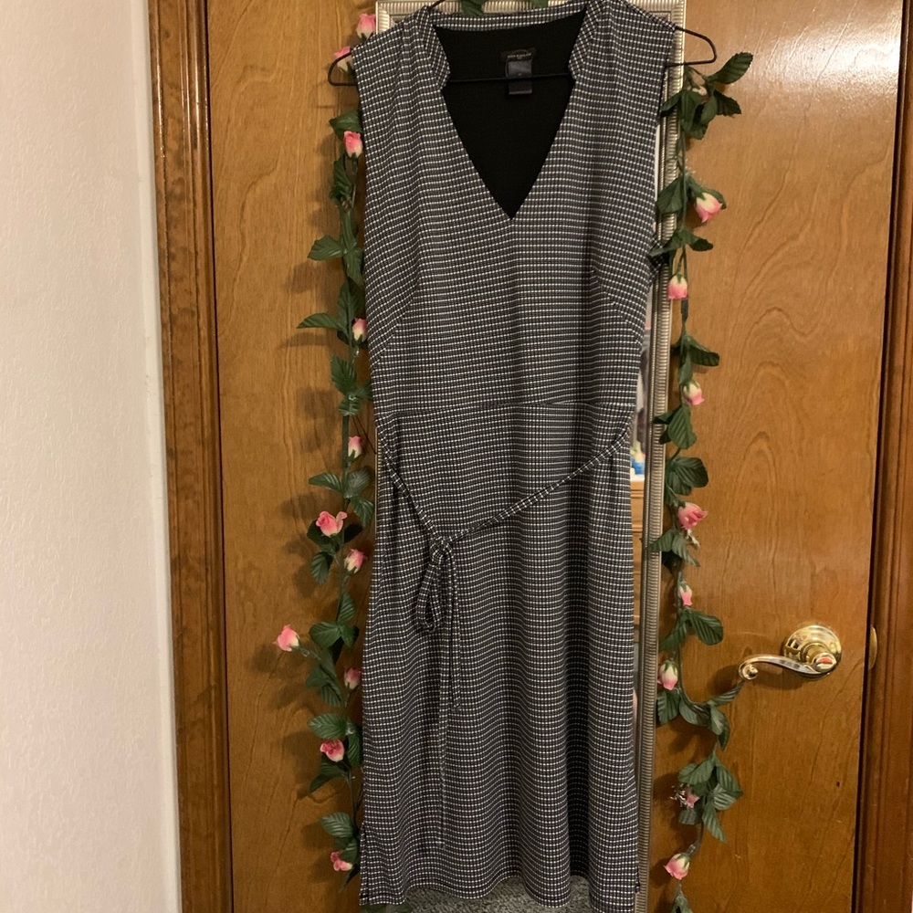 NWOT Ann Taylor dress size M